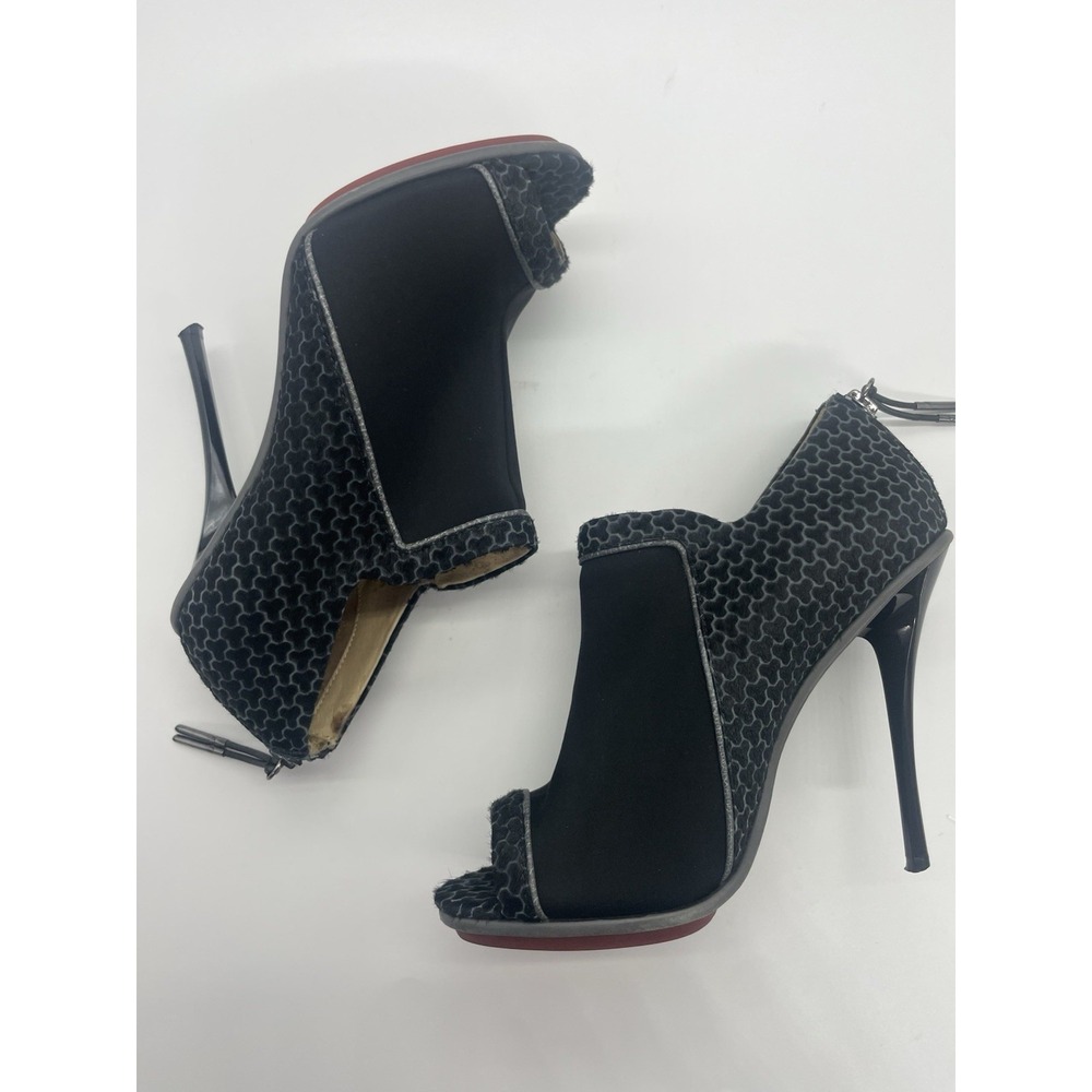 L.A.M.B. Black Silver Leather Ankle Zip Bootie Heels Women's Shoes‎ 8 Stilettos